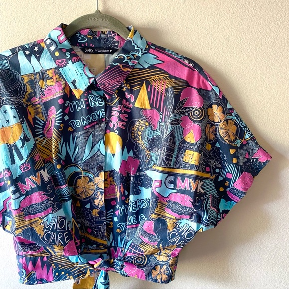 Zara Tops - Zara Short Sleeve Graphic Blue Cropped Button Up